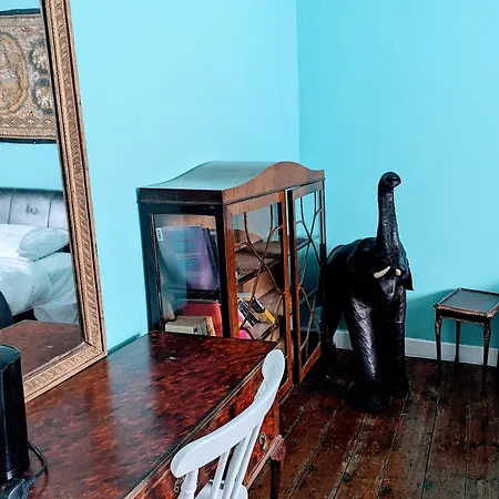 Unique Comfortable Centre Apartment *